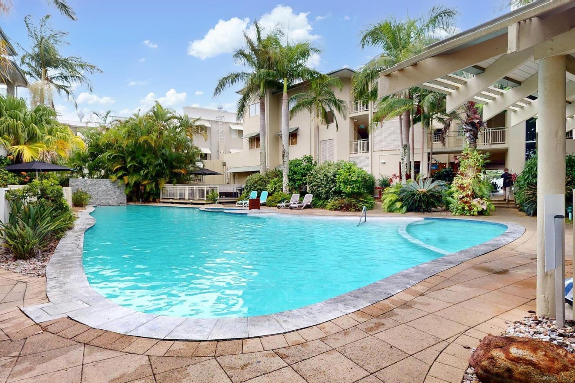 19 Colonial Apartment *