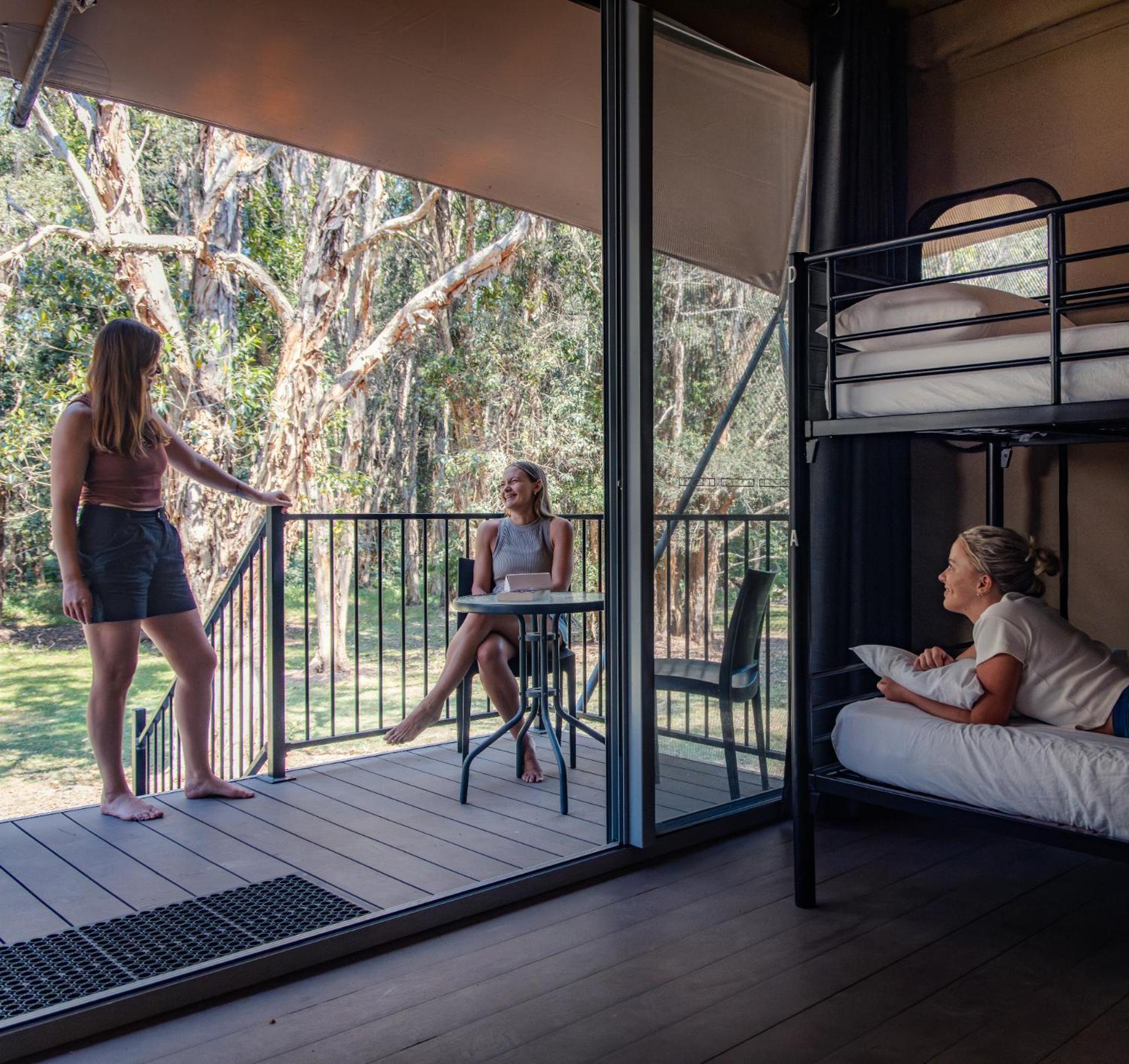 Kangarooms Noosa Everglades Hostel Cootharaba