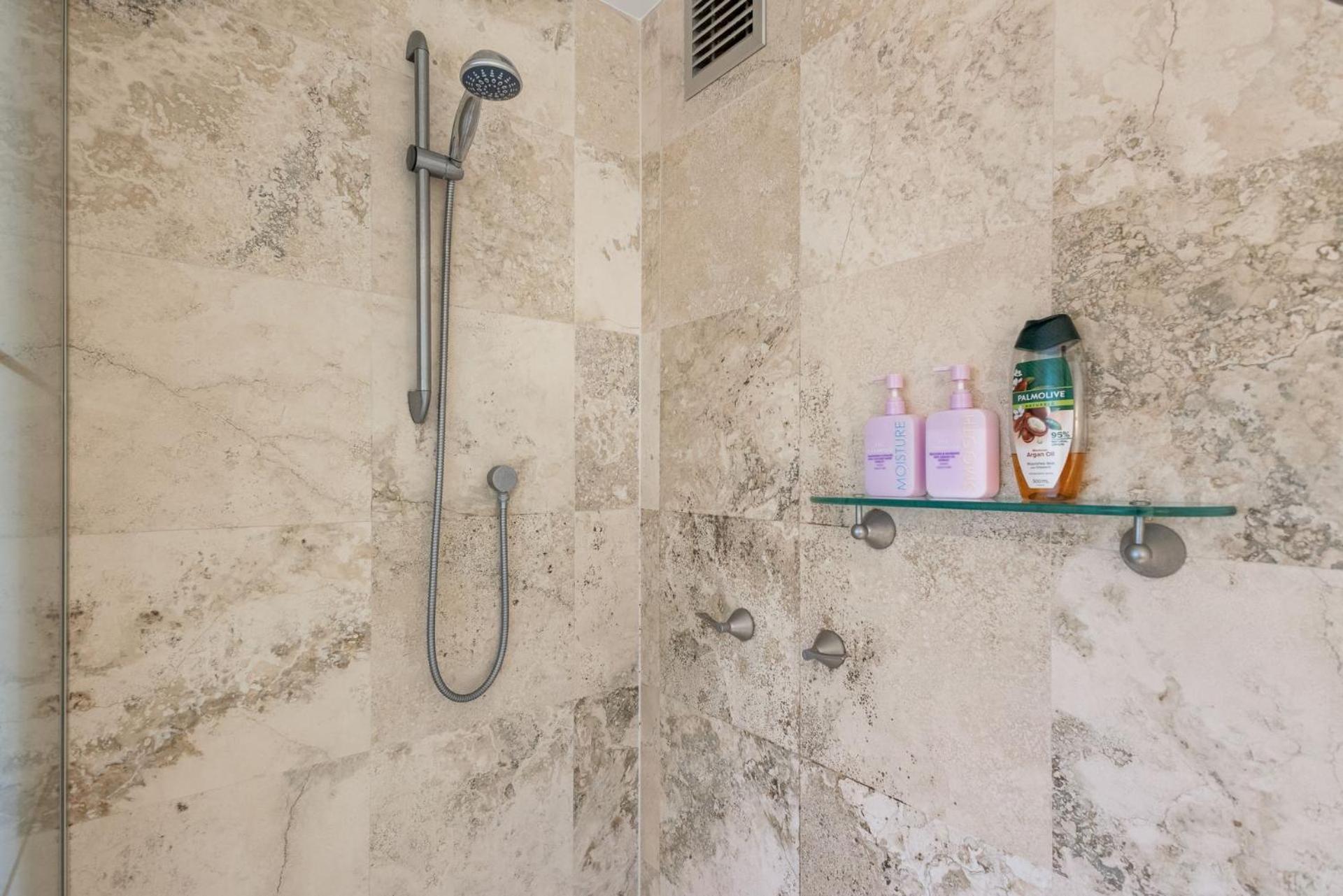 7 28 Viewland Drive * Noosa Heads