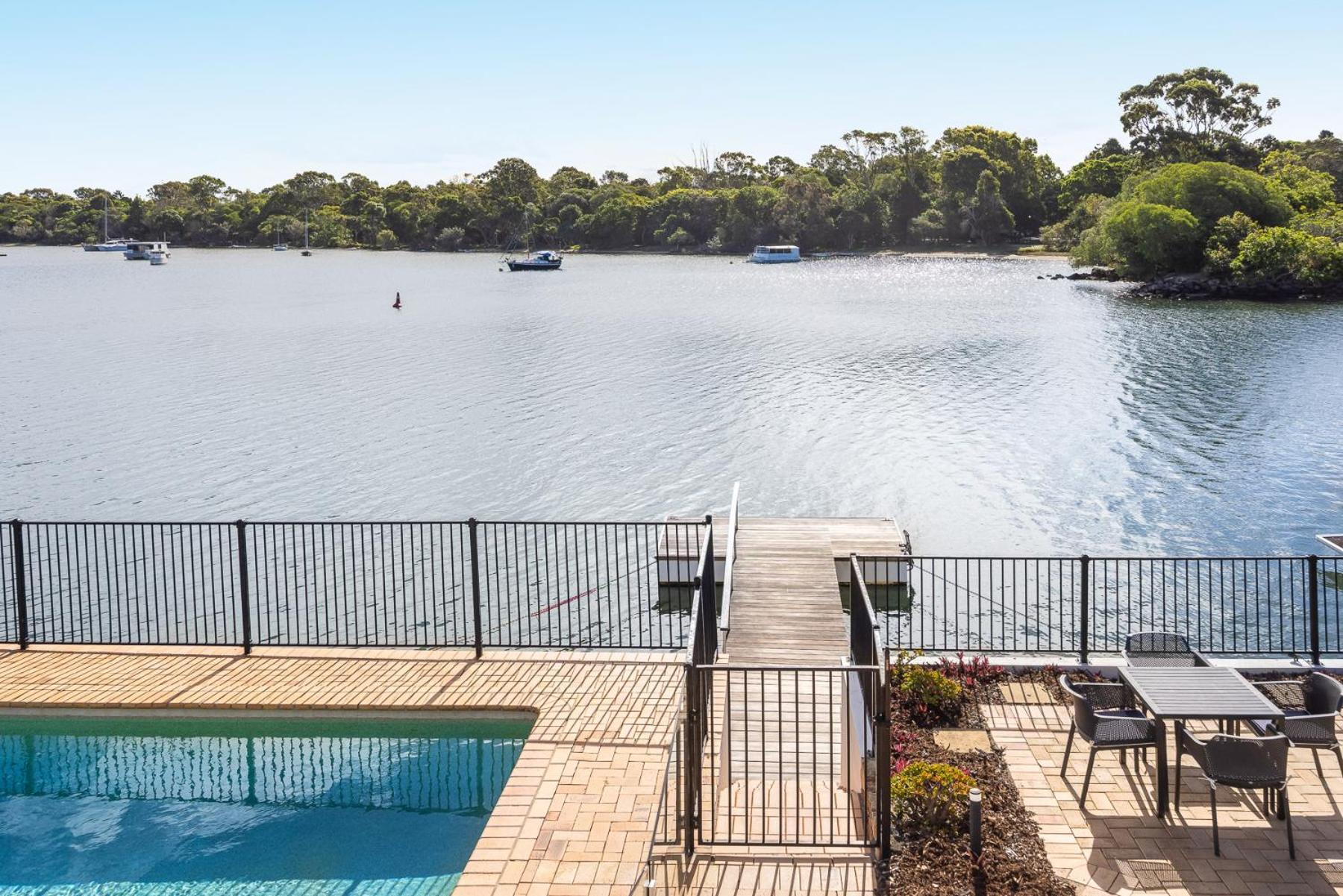 Breathtaking River Views On Noosa Parade Holiday home