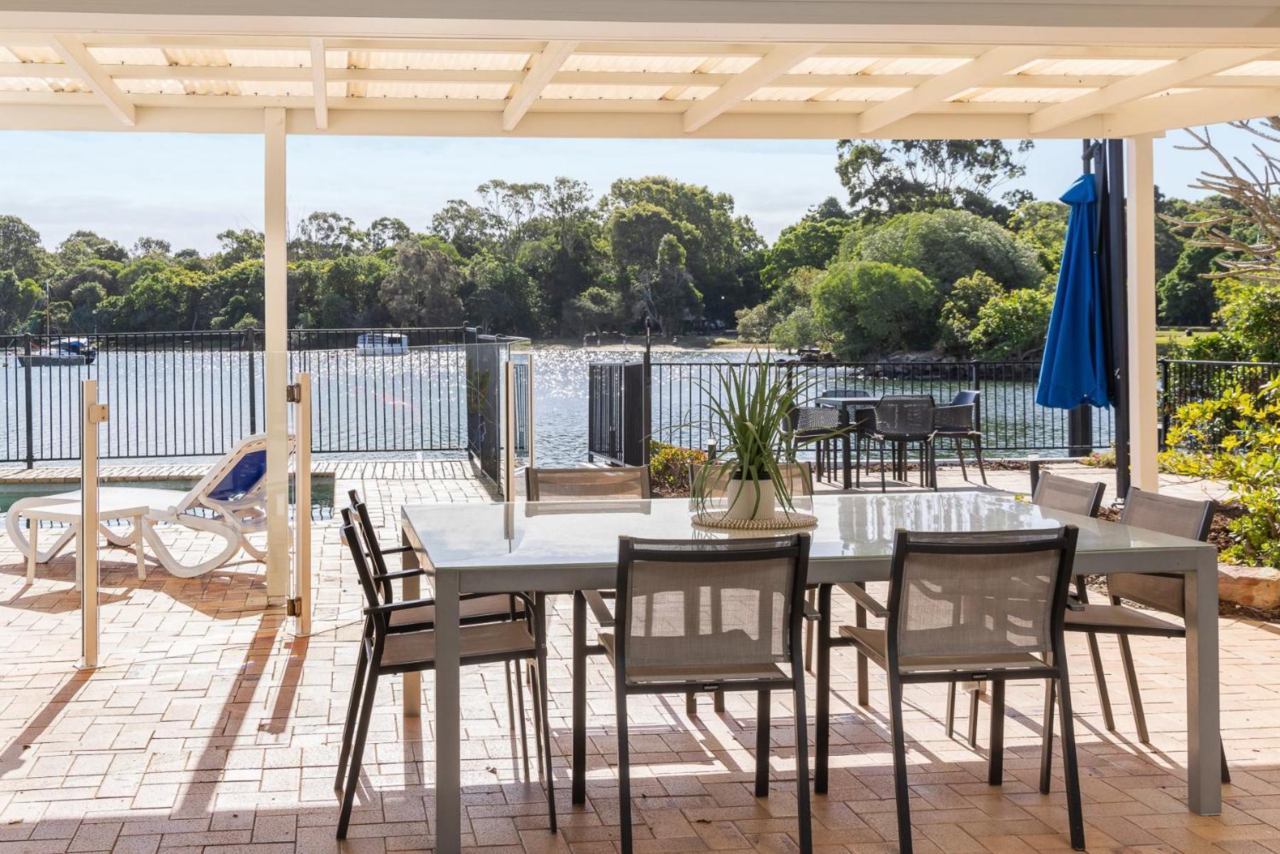 Breathtaking River Views On Noosa Parade * Noosa Heads