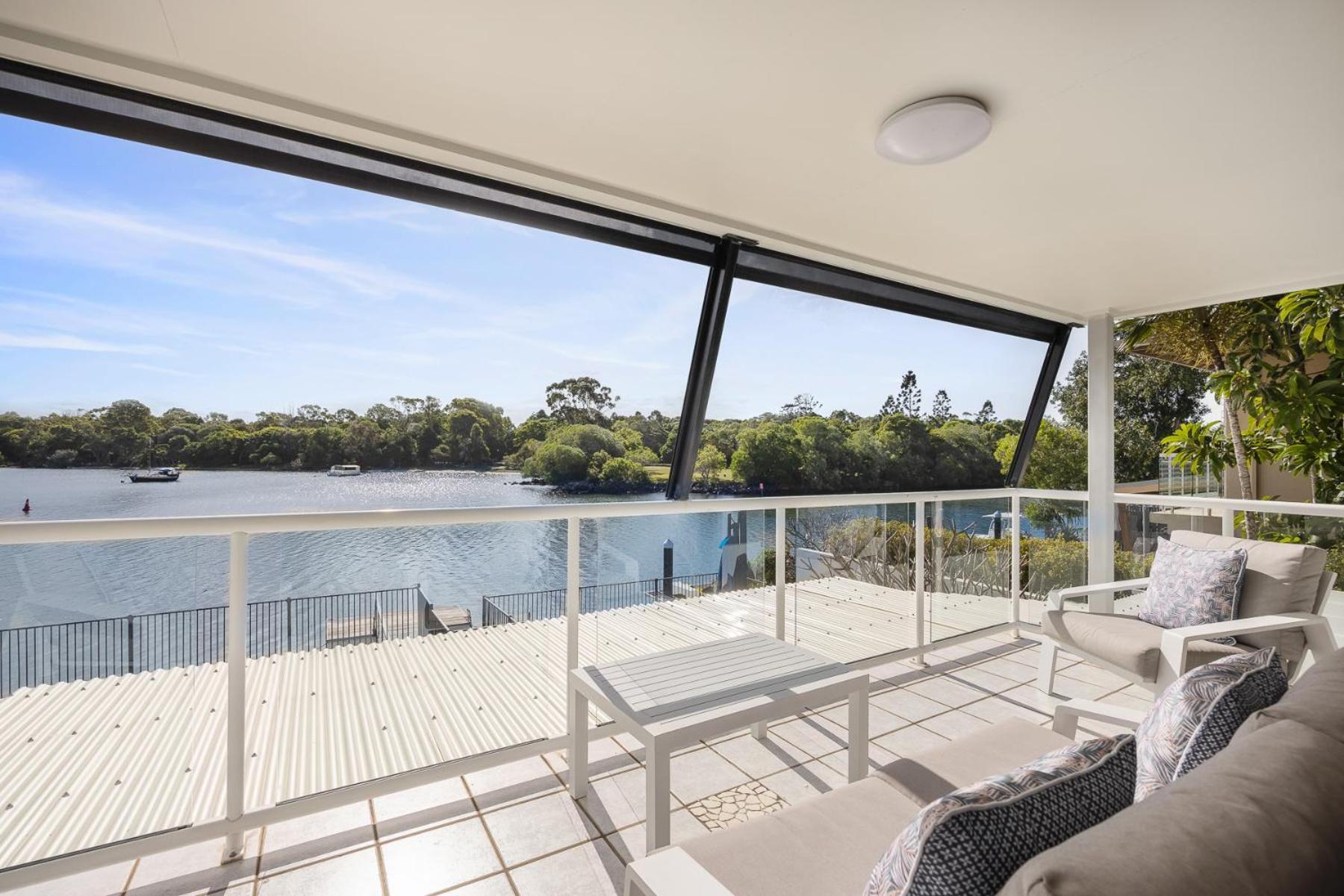 Holiday home Breathtaking River Views On Noosa Parade *