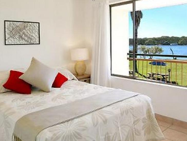 Cayman Quays Motel