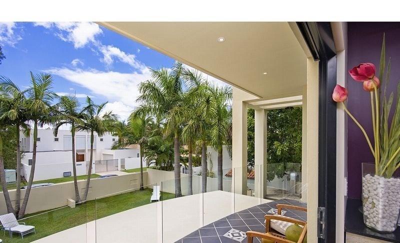 Holiday home Luxury & Poolside Bliss Near Beach