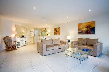 Skippers Cove Waterfront Aparthotel