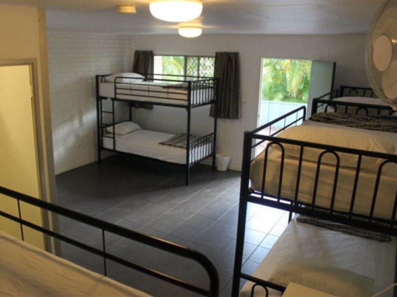 Hostel Nomads