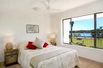Cayman Quays Motel 3*