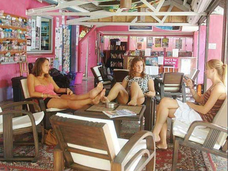 Dolphins Backpackers Hostel Sunshine Beach