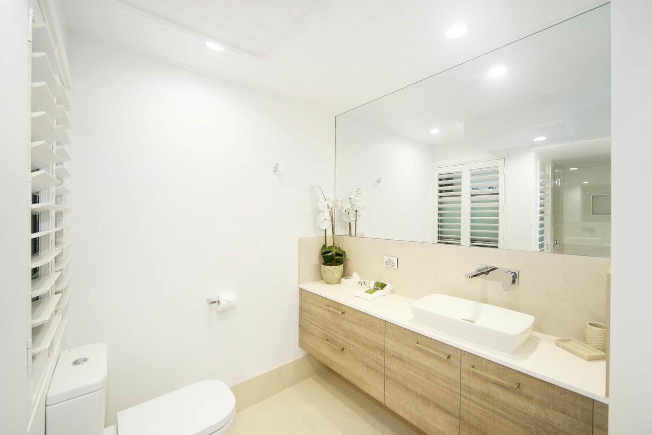 Riverfront Apartment, Perfect Location *