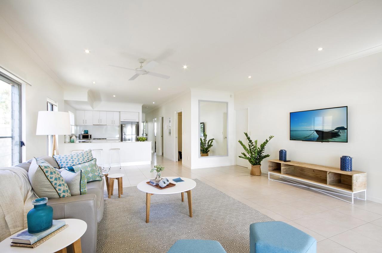 Tranquil & Modern Riverside Getaway * Noosaville