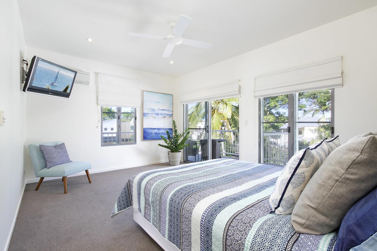 Holiday home Tranquil & Modern Riverside Getaway *
