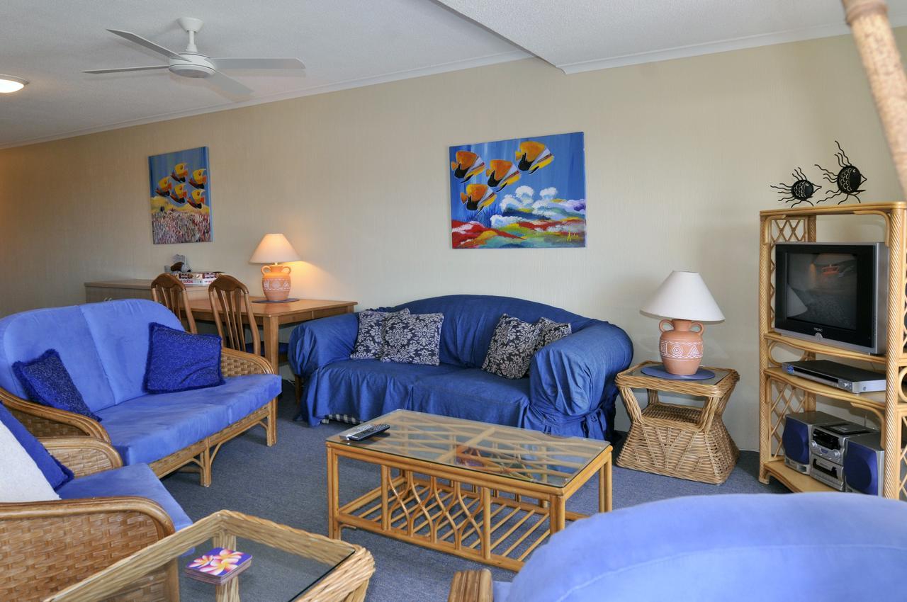 Apartment Bright & Comfortable In Quiet Location *