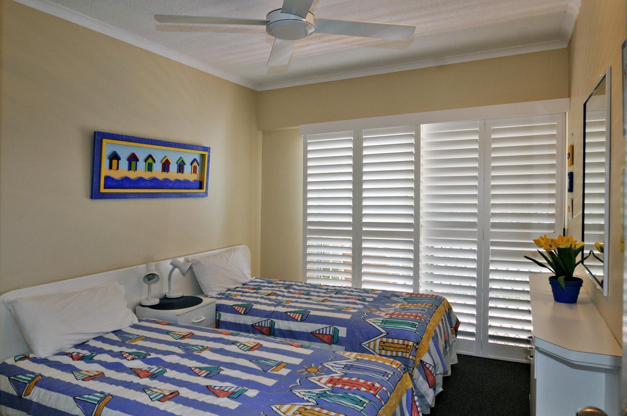 Apartment Bright & Comfortable In Quiet Location *