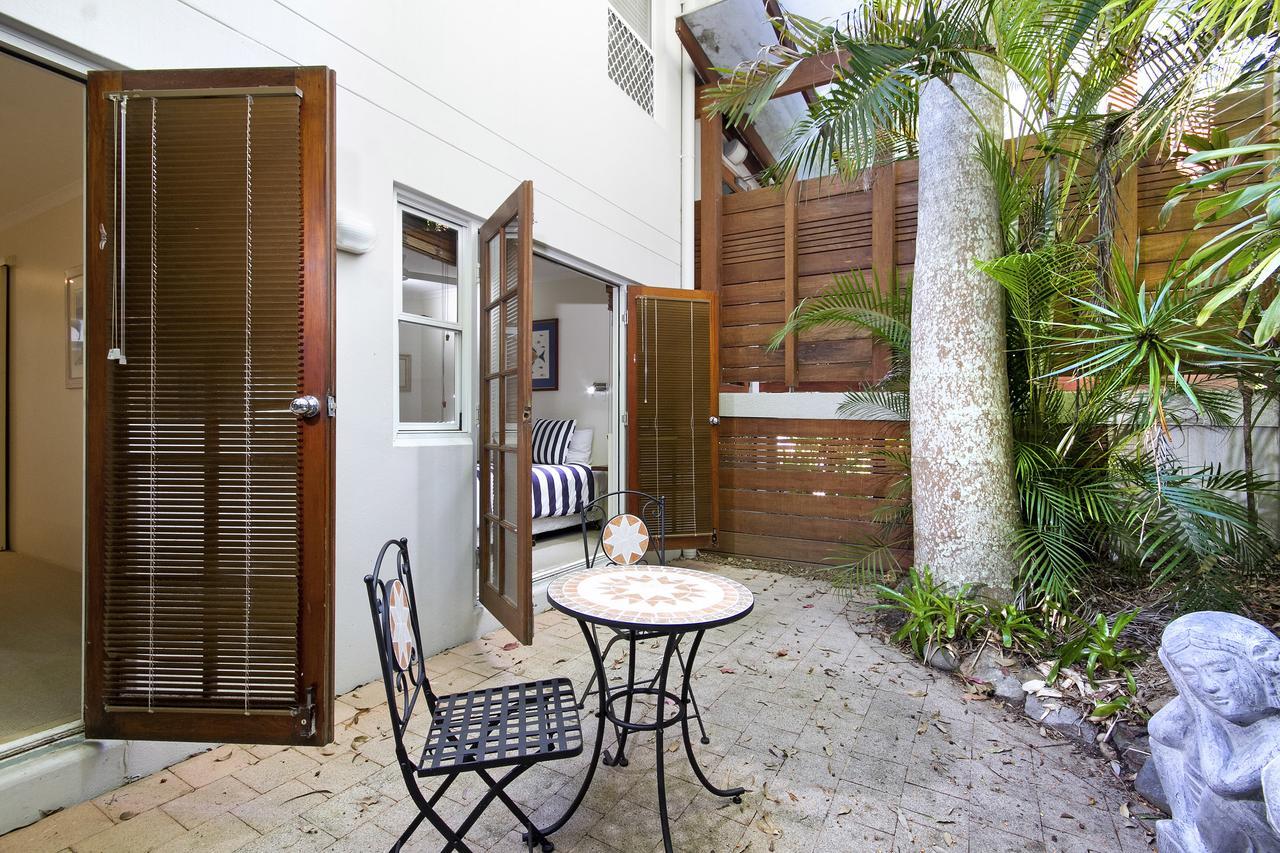 Courtyard Charm, Ocean Views, Little Cove *