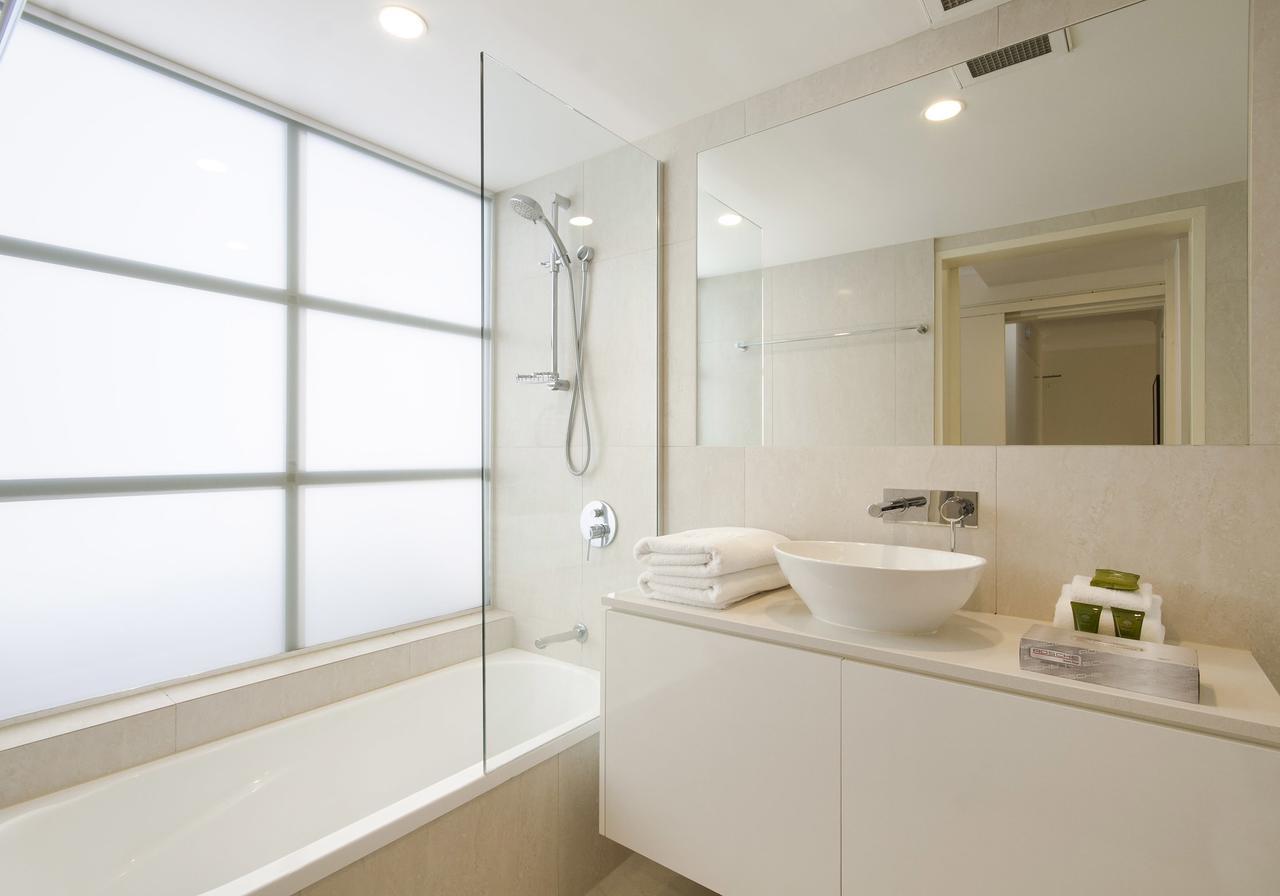 Courtyard Charm, Ocean Views, Little Cove *