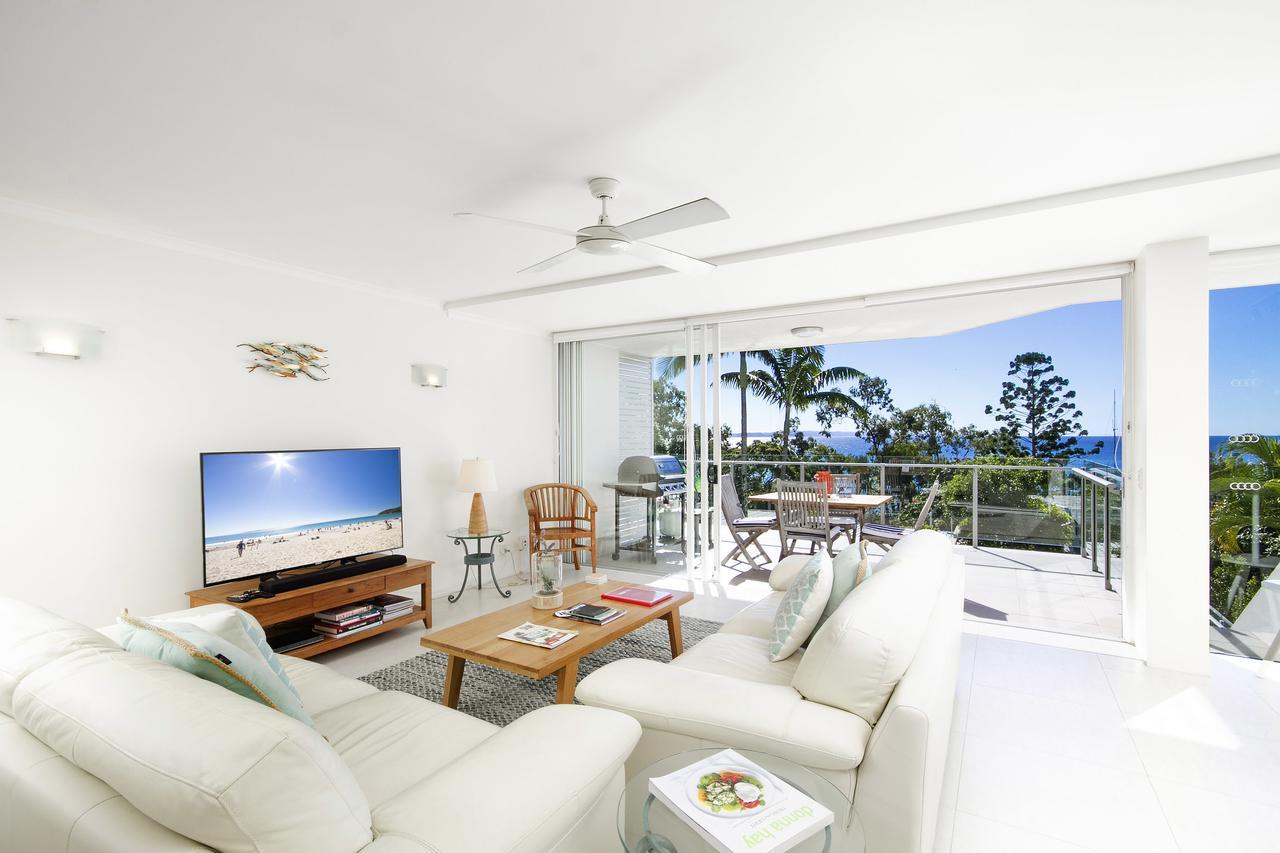 Courtyard Charm, Ocean Views, Little Cove *
