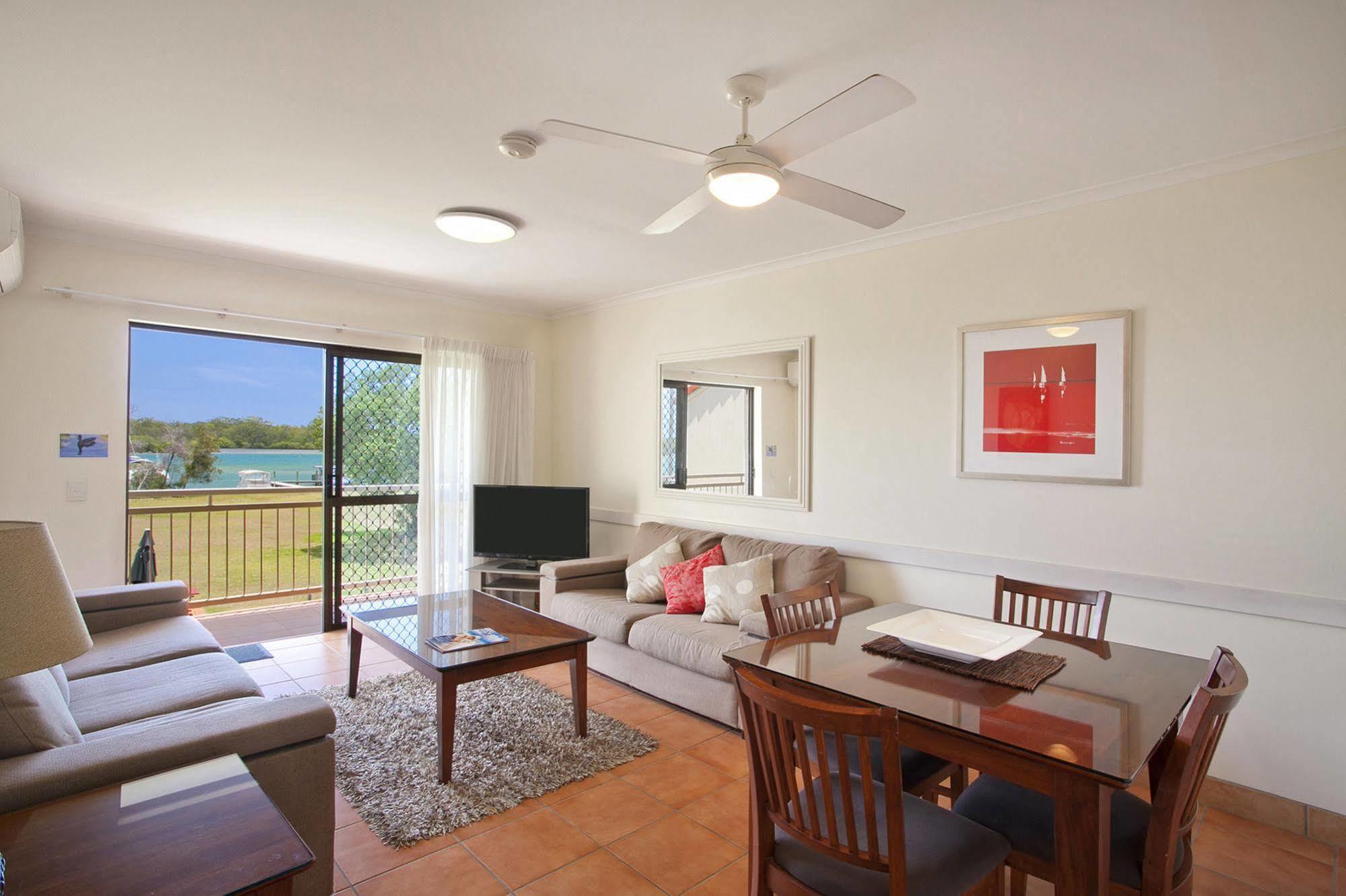 Cayman Quays Motel