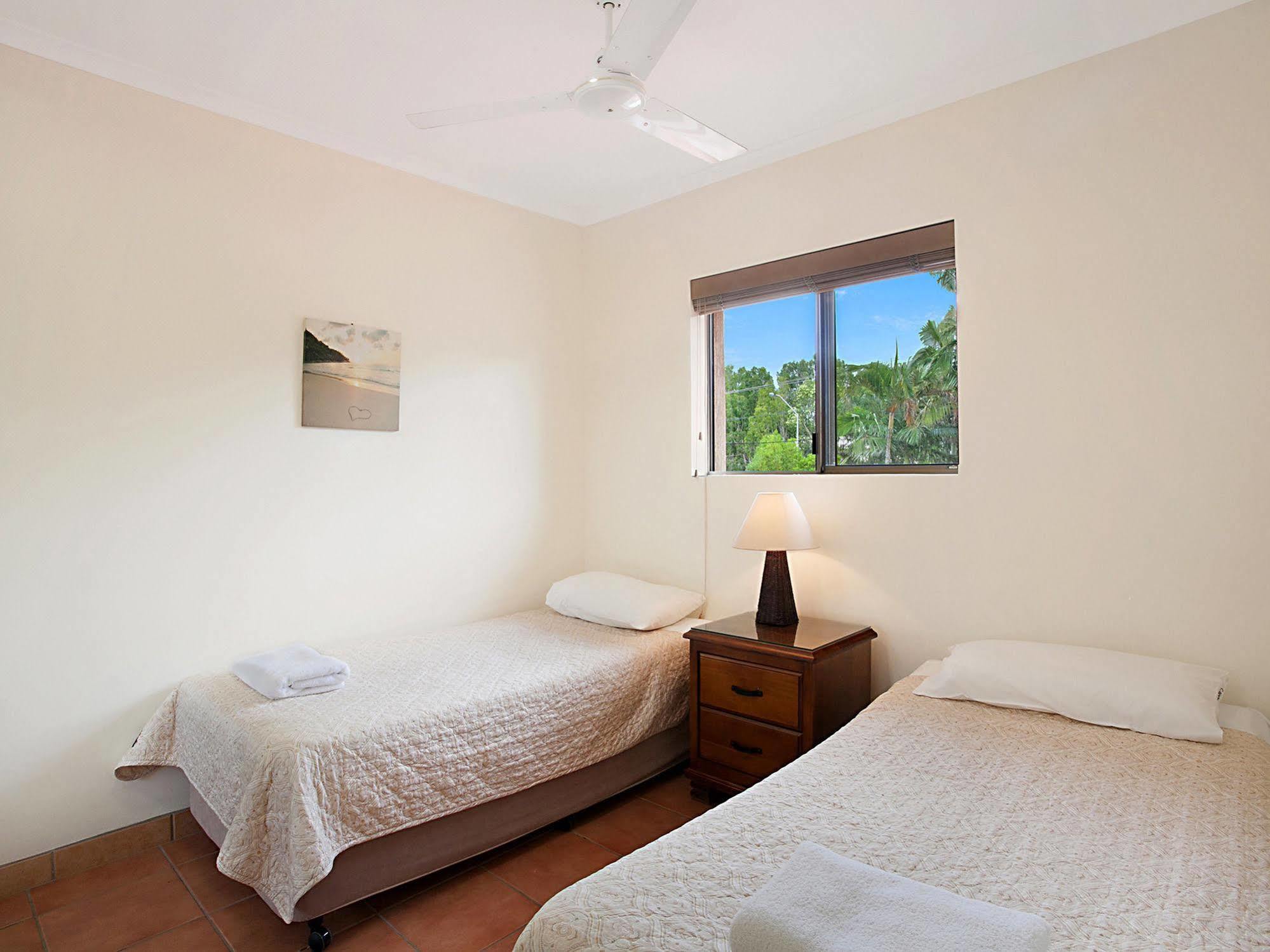 Motel Cayman Quays