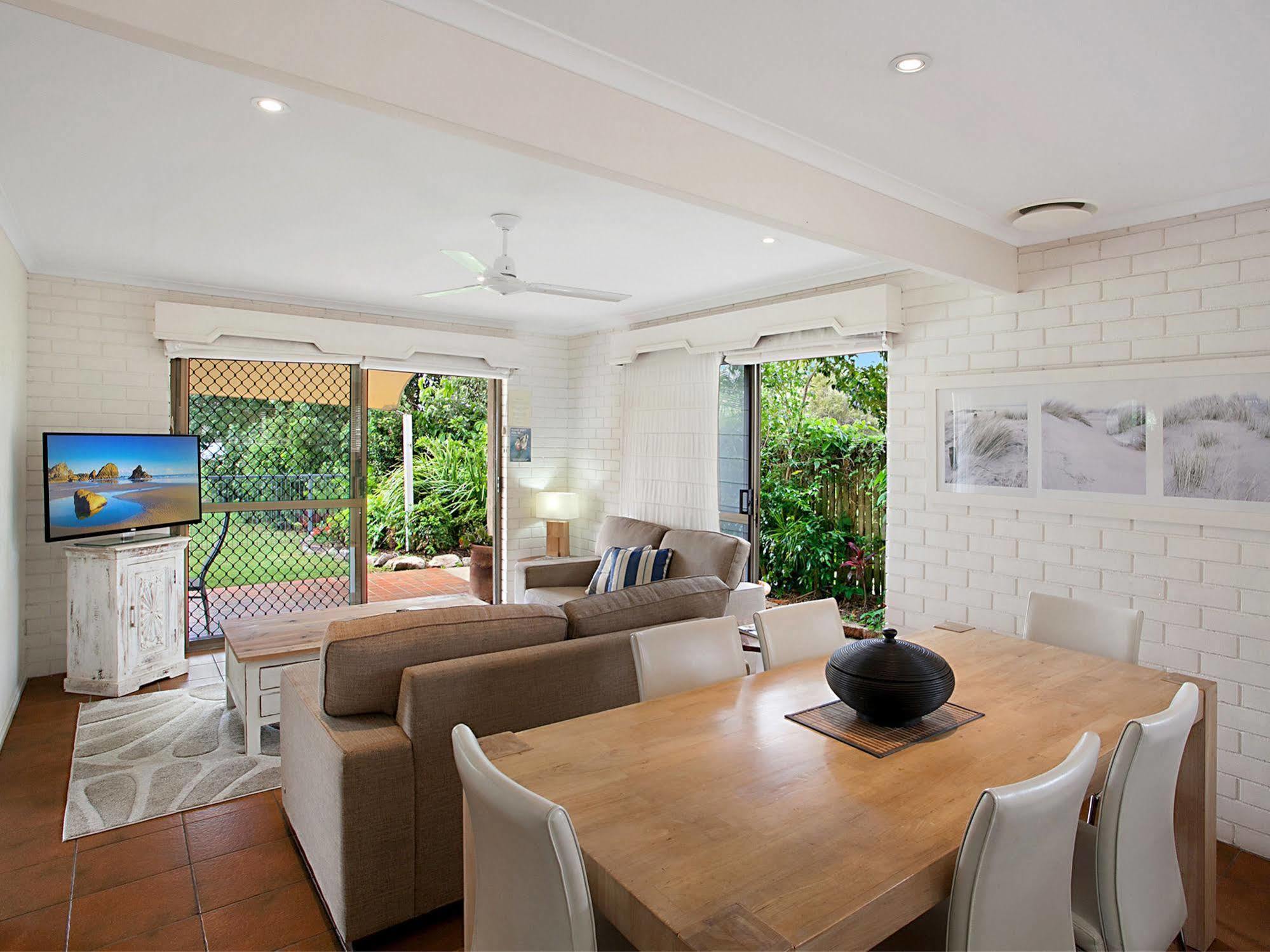 Cayman Quays Motel 3*