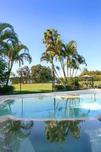 Cayman Quays Motel