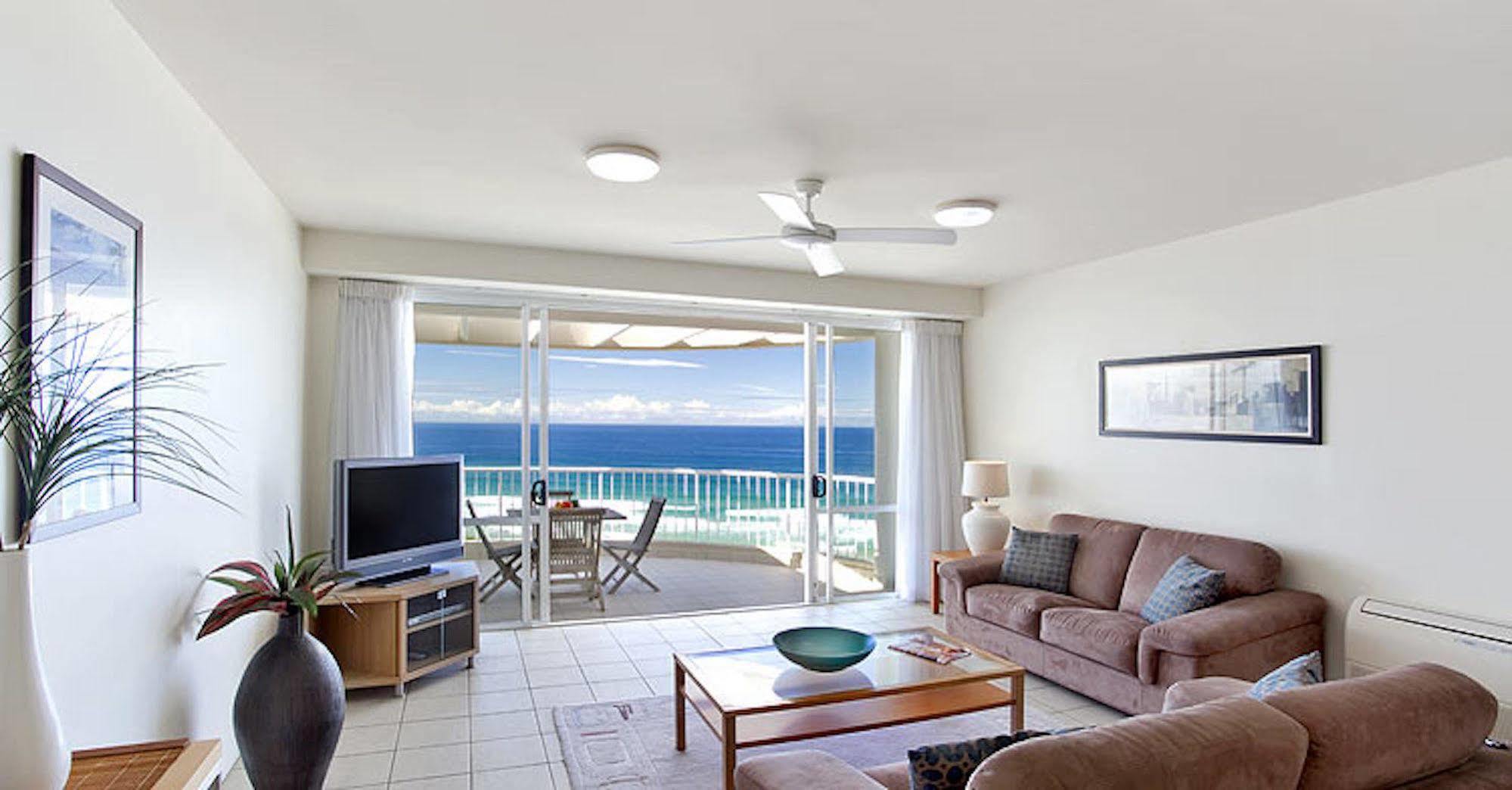 La Mer Sunshine Beachfront 4*