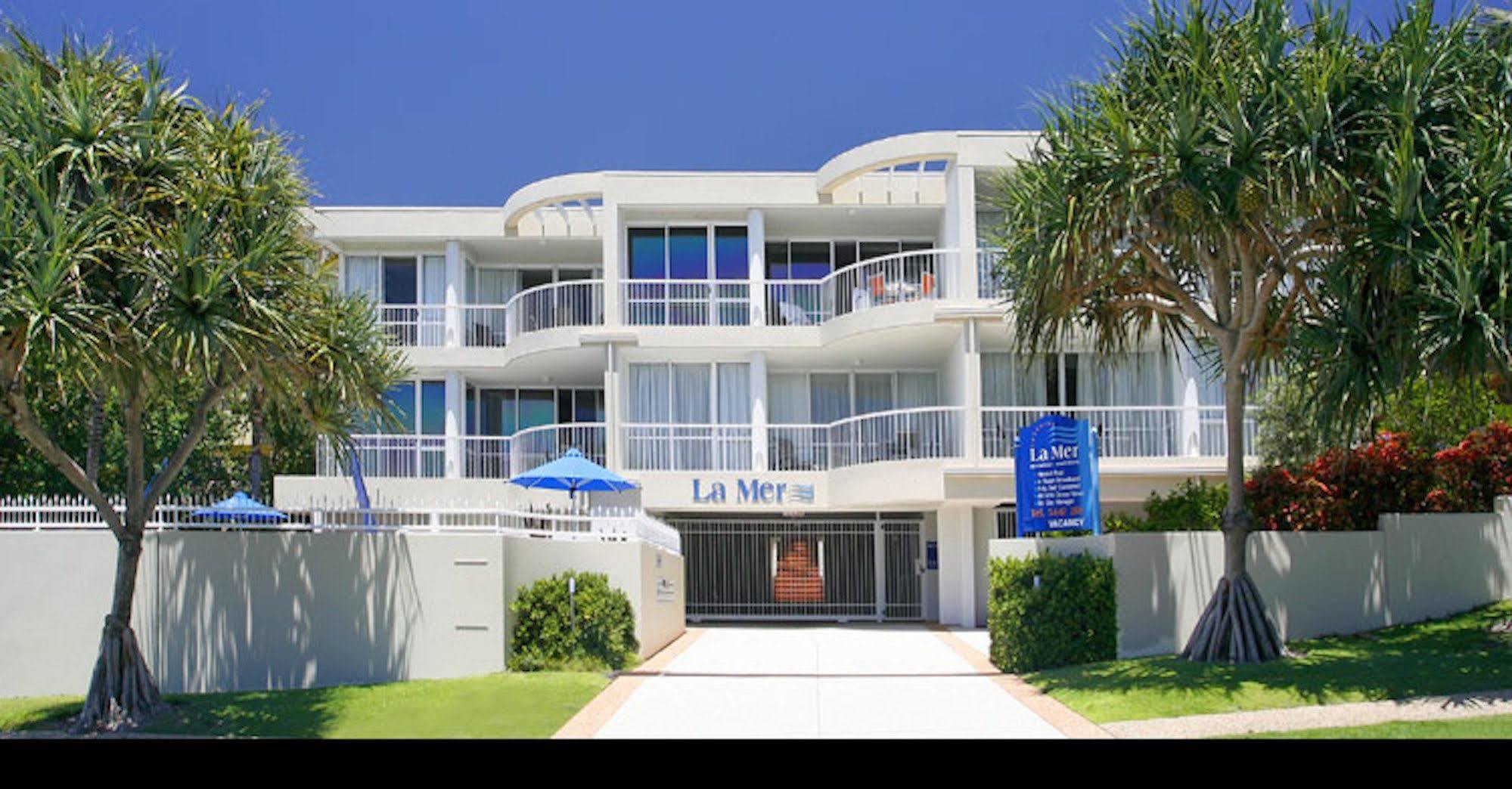 La Mer Sunshine Beachfront Aparthotel