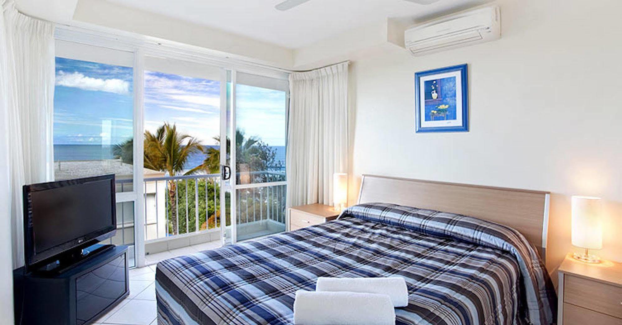 La Mer Sunshine Beachfront 4*