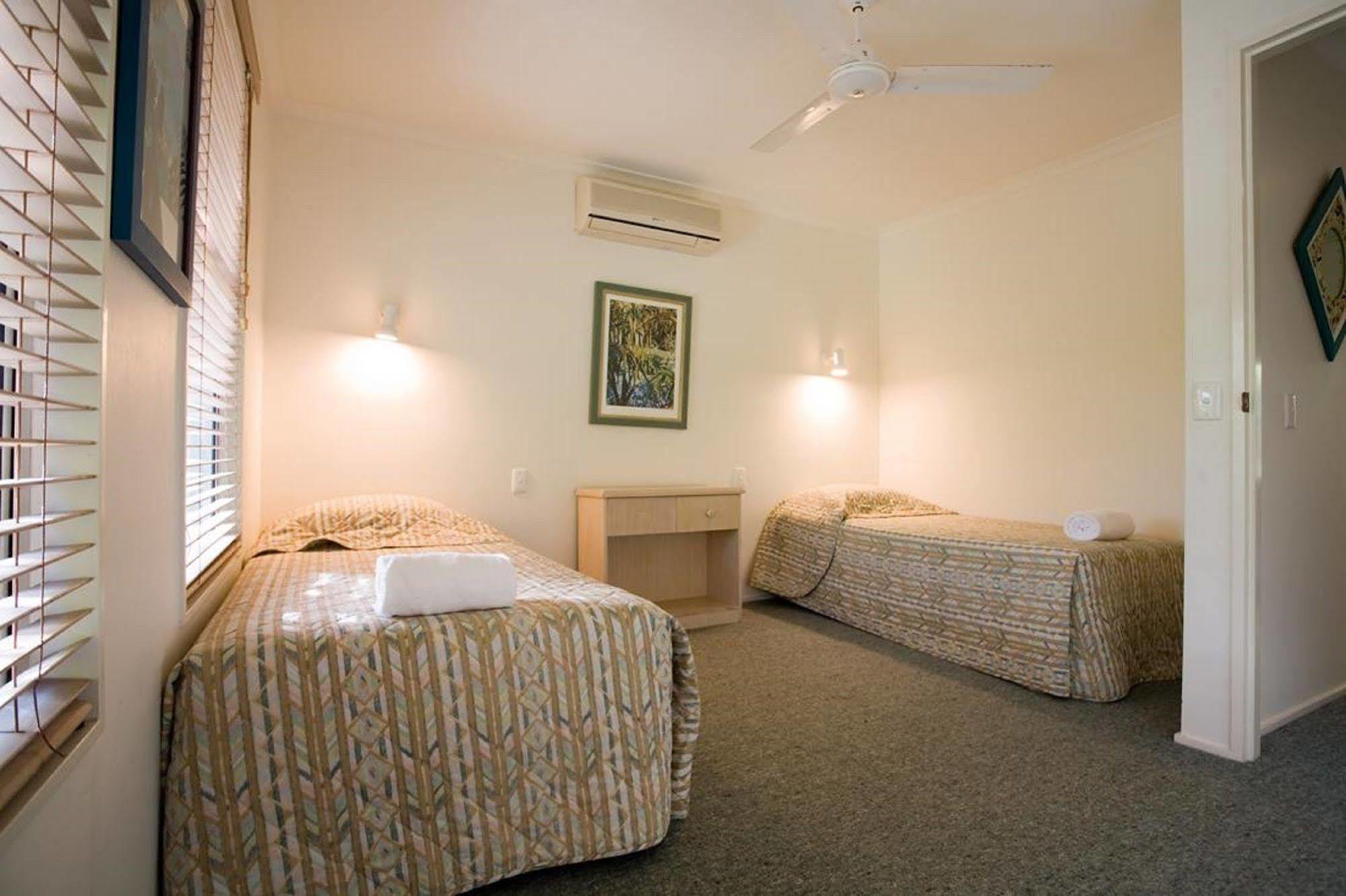 Skippers Cove Waterfront Aparthotel 4*