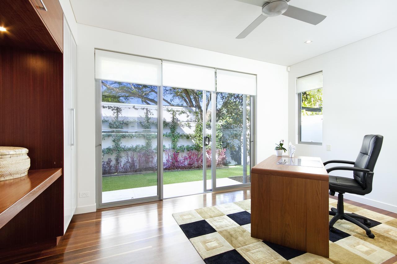 24 Mossman Court, *