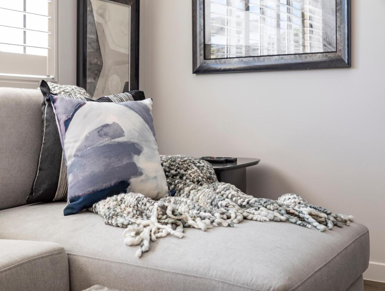Sleek, Modern And Comfortable On Hastings Street *