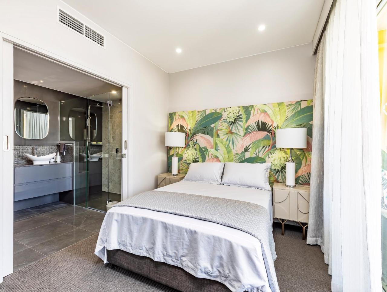 Sleek, Modern And Comfortable On Hastings Street