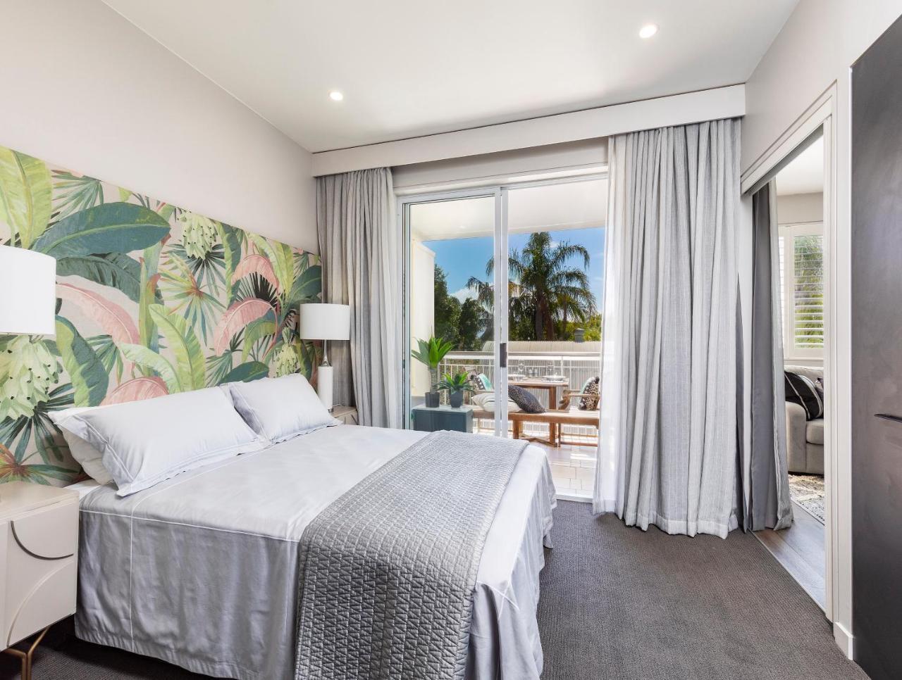 Sleek, Modern And Comfortable On Hastings Street Apartment Noosa Heads