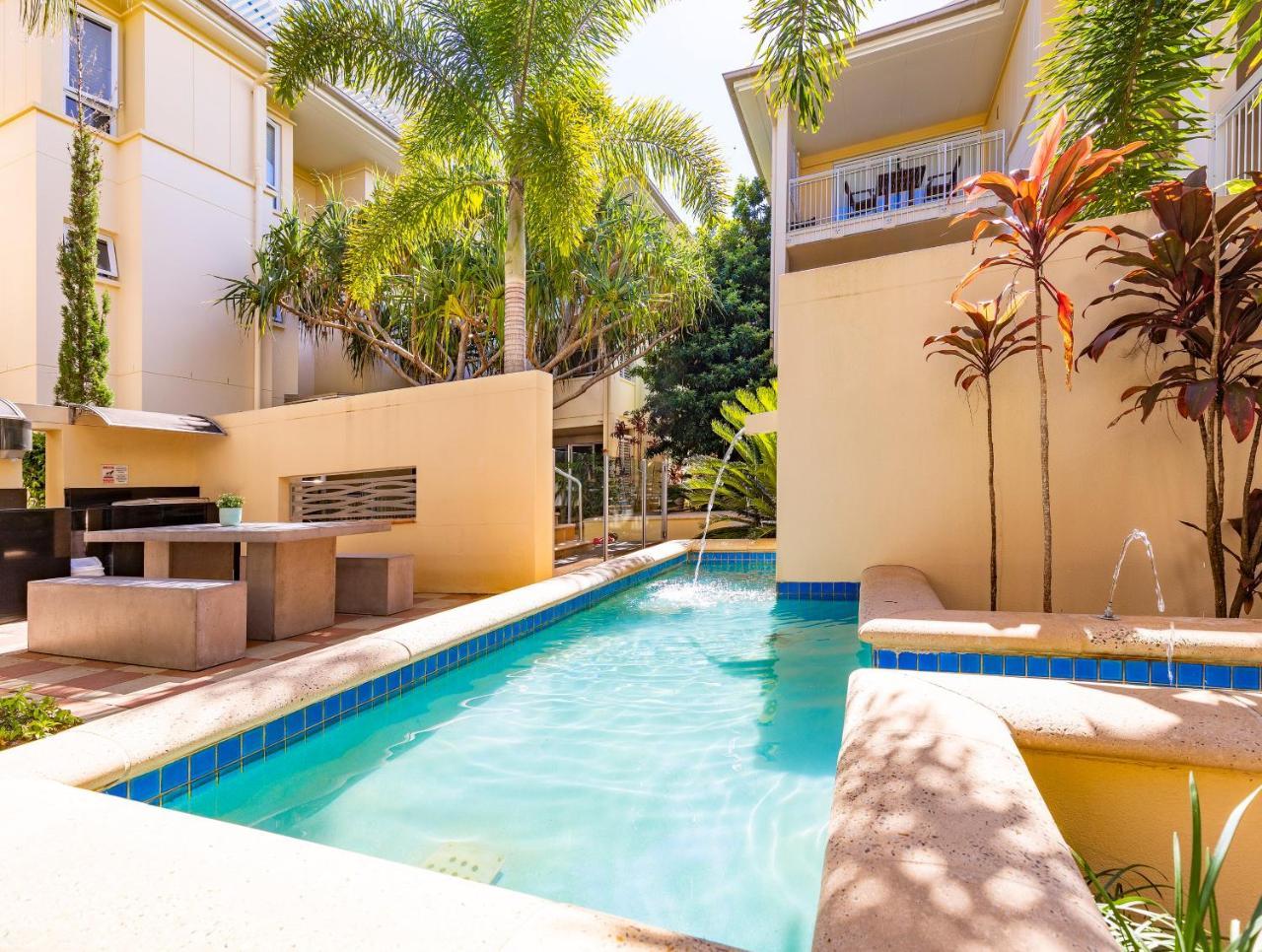 Apartment Sleek, Modern And Comfortable On Hastings Street *