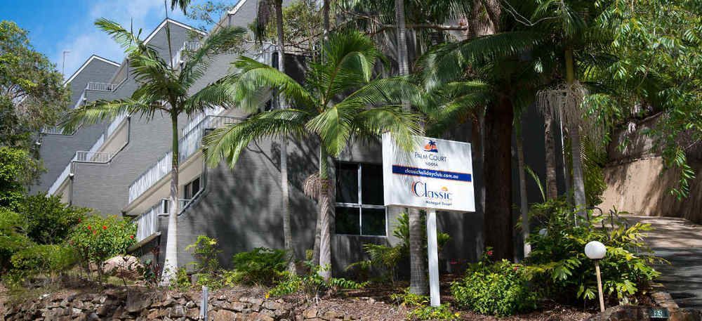 Palm Court Apartment *