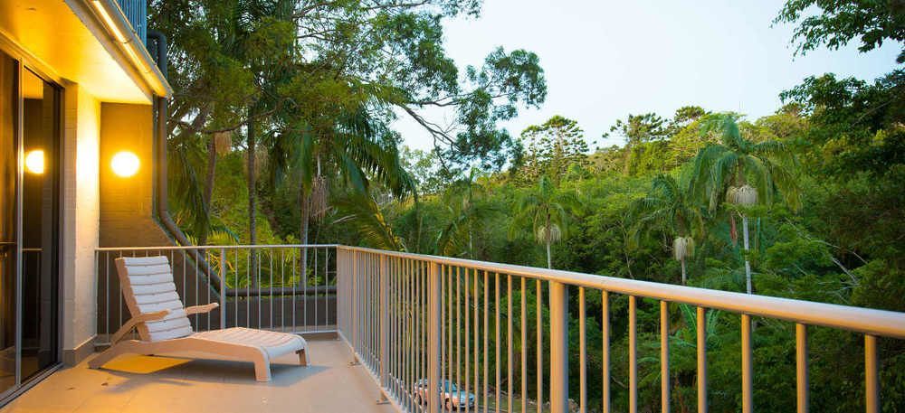 Palm Court Apartment