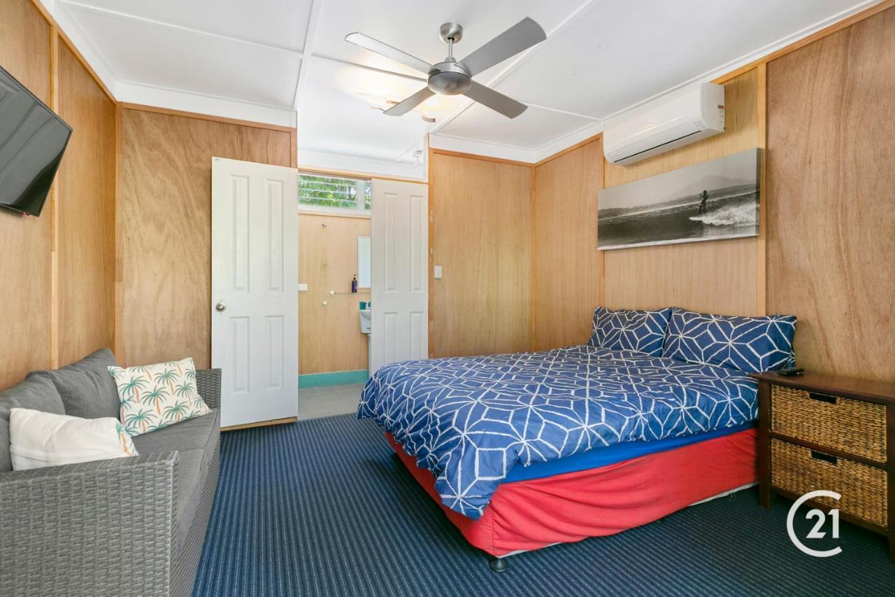 Dolphins Backpackers Hostel