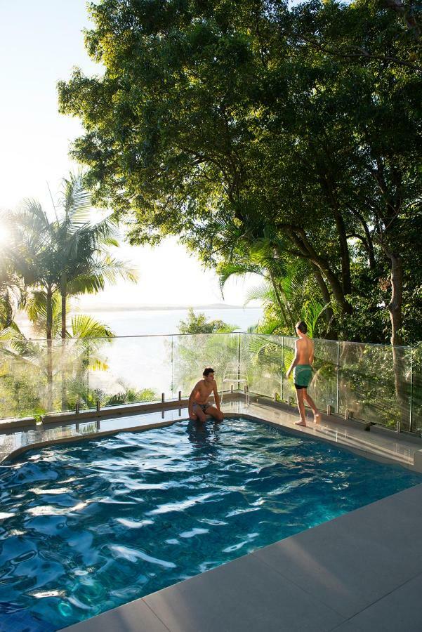 Hastings Park: Luxury Penthouse, Private Pool & Views Holiday home *