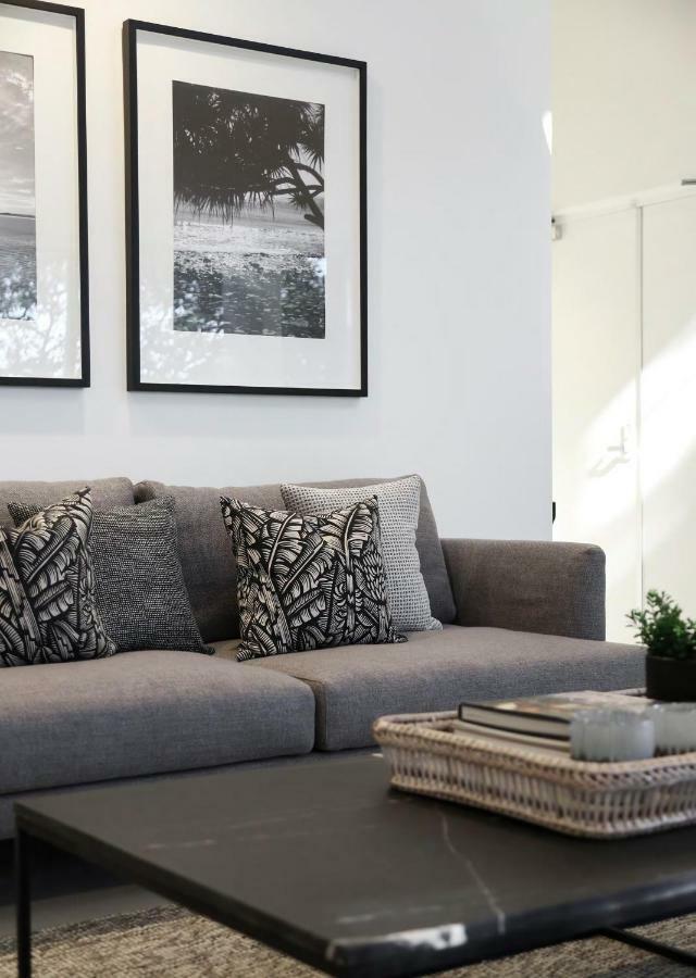 Apartment Hastings Park: Elegant Gem By The *