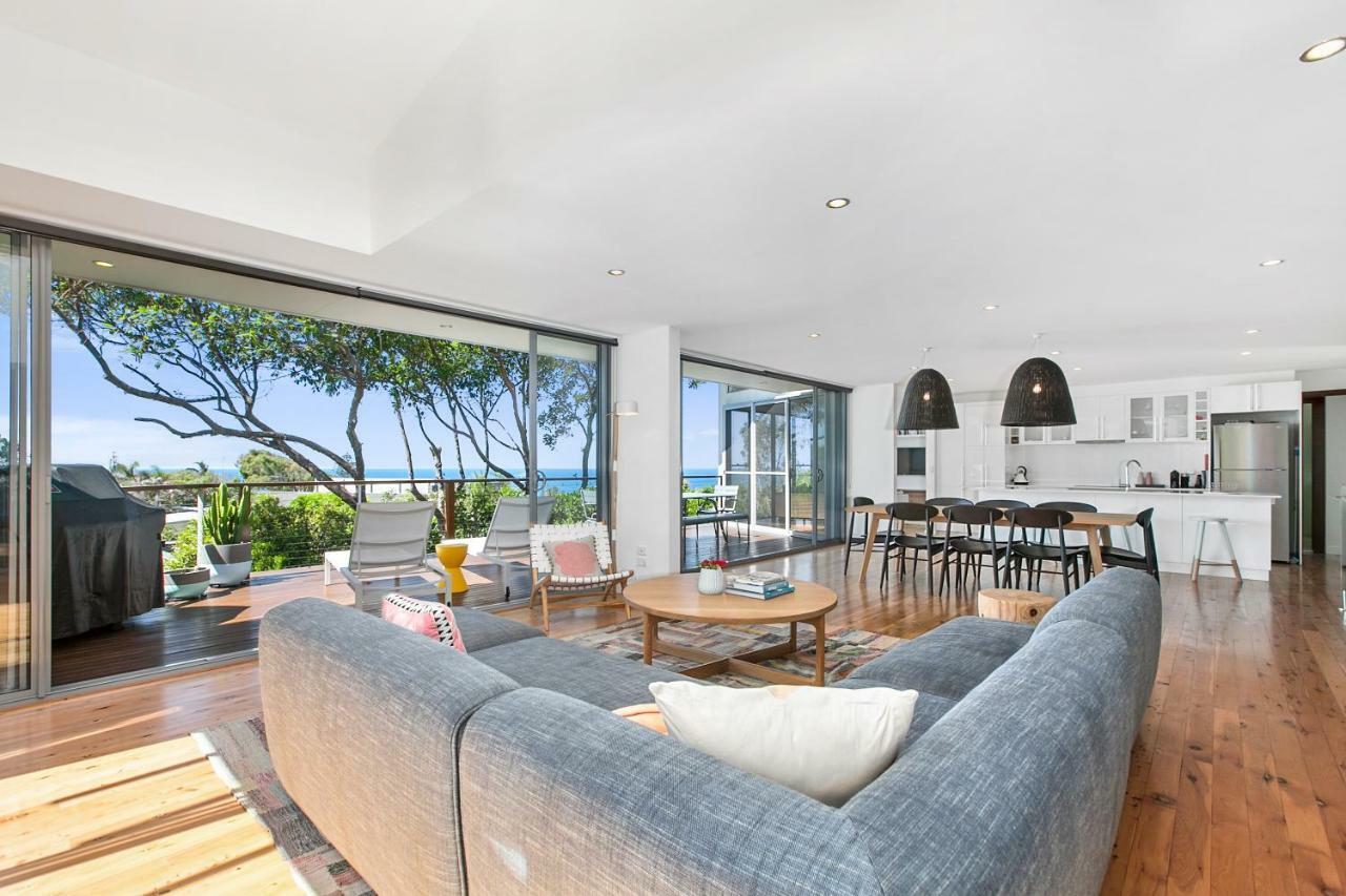 Holiday home Stunning Seaviews, Sunshine