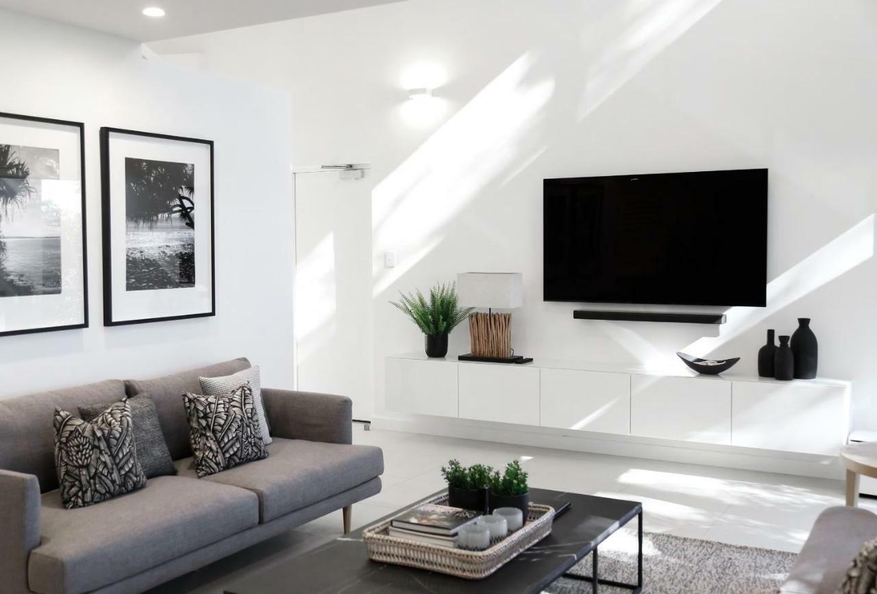Apartment Hastings Park: Elegant Gem By The