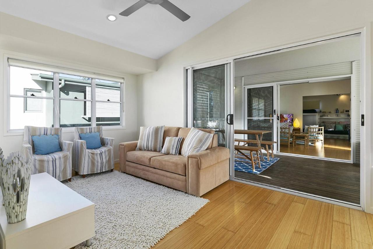 Stunning River House - 51 Hilton Esplanade Holiday home Noosaville