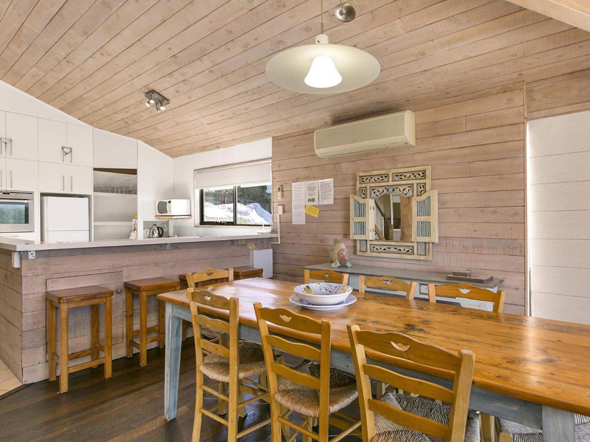 Serenity And Pet Friendly 9 Seaview Terrace Qld 4567 Holiday home Sunshine Beach