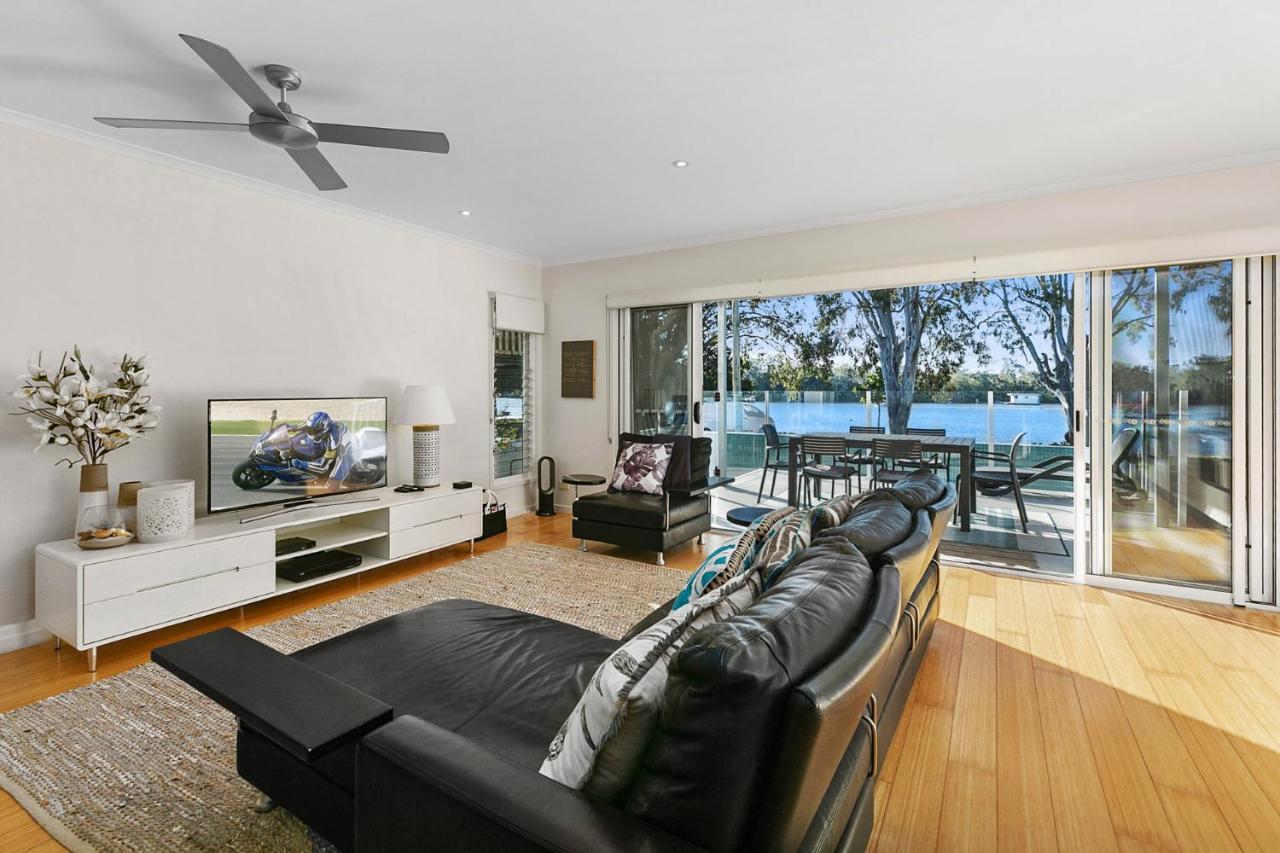 Holiday home Stunning River House - 51 Hilton Esplanade Noosaville