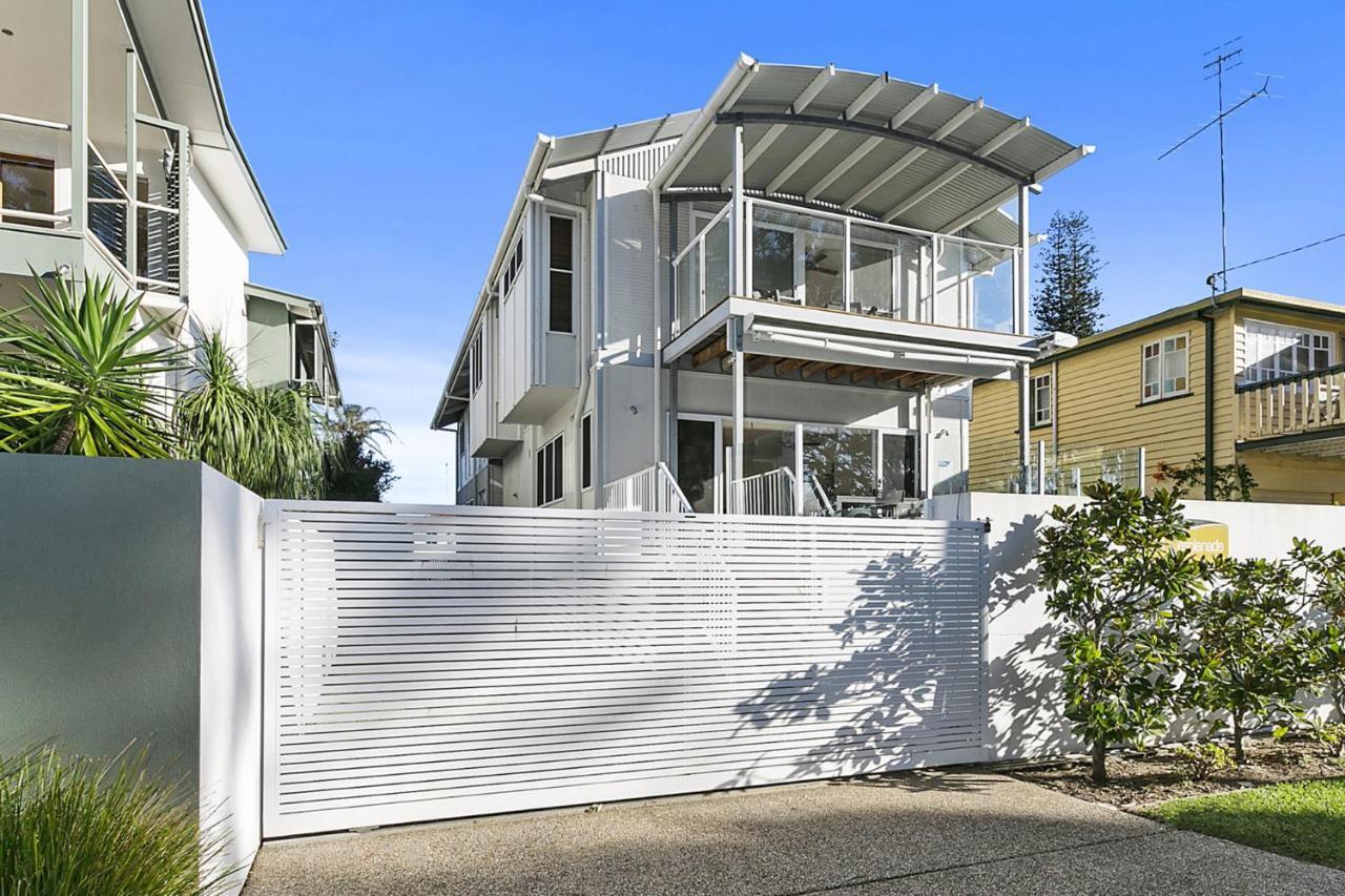 Stunning River House - 51 Hilton Esplanade Noosaville