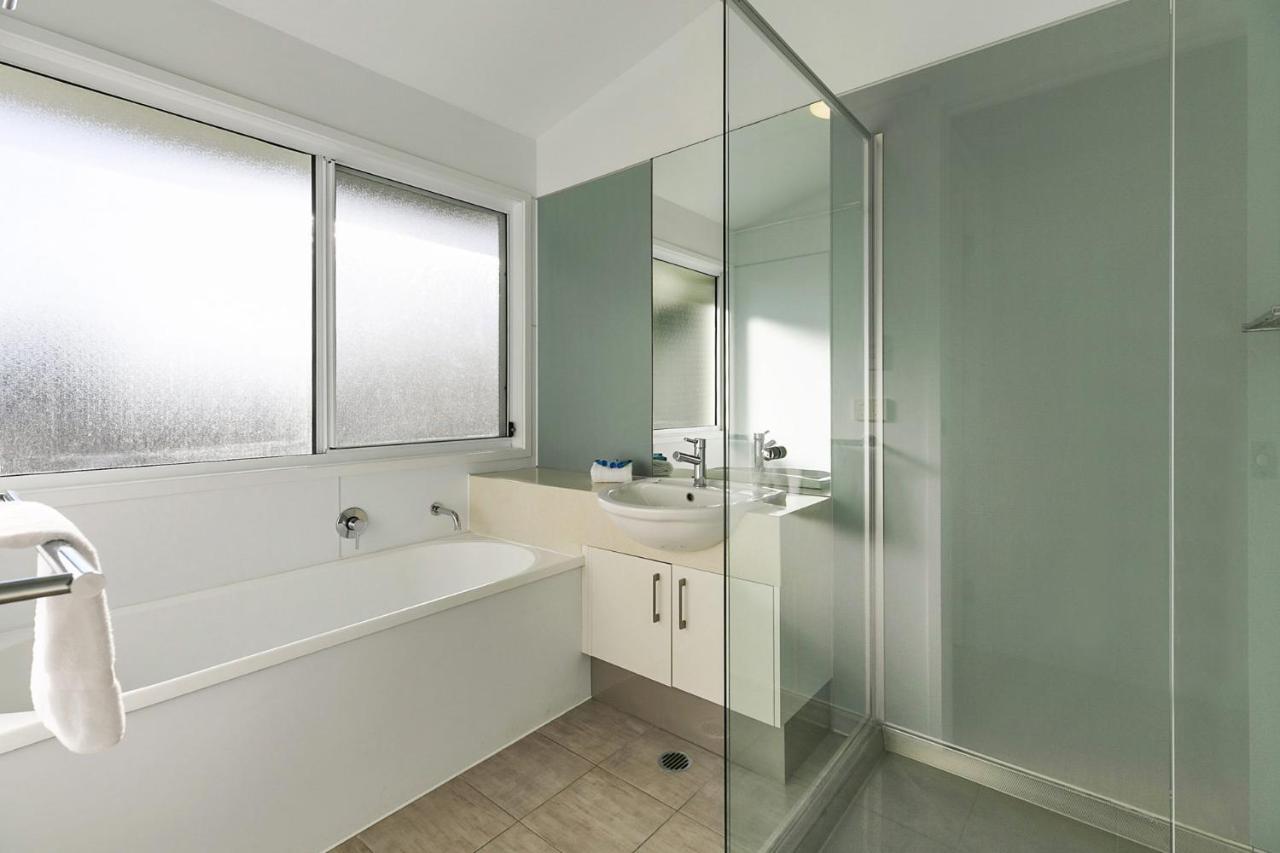Stunning River House - 51 Hilton Esplanade Holiday home *