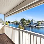 Noosa Riverfront Splendour, Ideal For Families