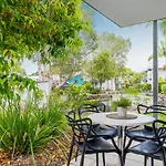 Relax And Unwind In 2 Bedroom Townhouse