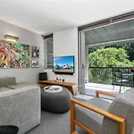9408 Luxury Apartment Close To Hastings Street