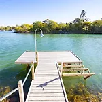 Iluka, Luxurious Riverfront Retreat