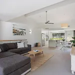 Noosa Gem! Walking Distance To Cafes - Shops - Sunshine Beach And Dog Beach